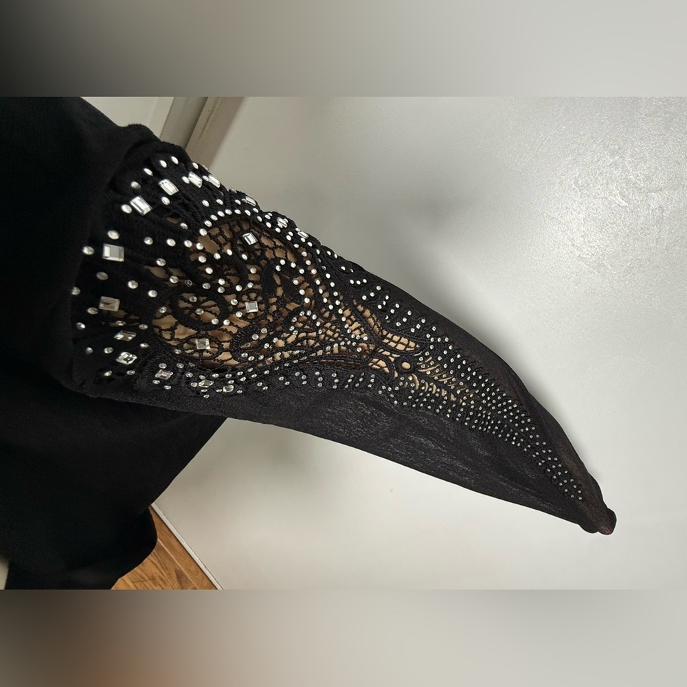 Ember Bodysuit Long Sleeve V-Neck Black Rhinestone Sleeve Size M NWOT - Picture 9 of 9